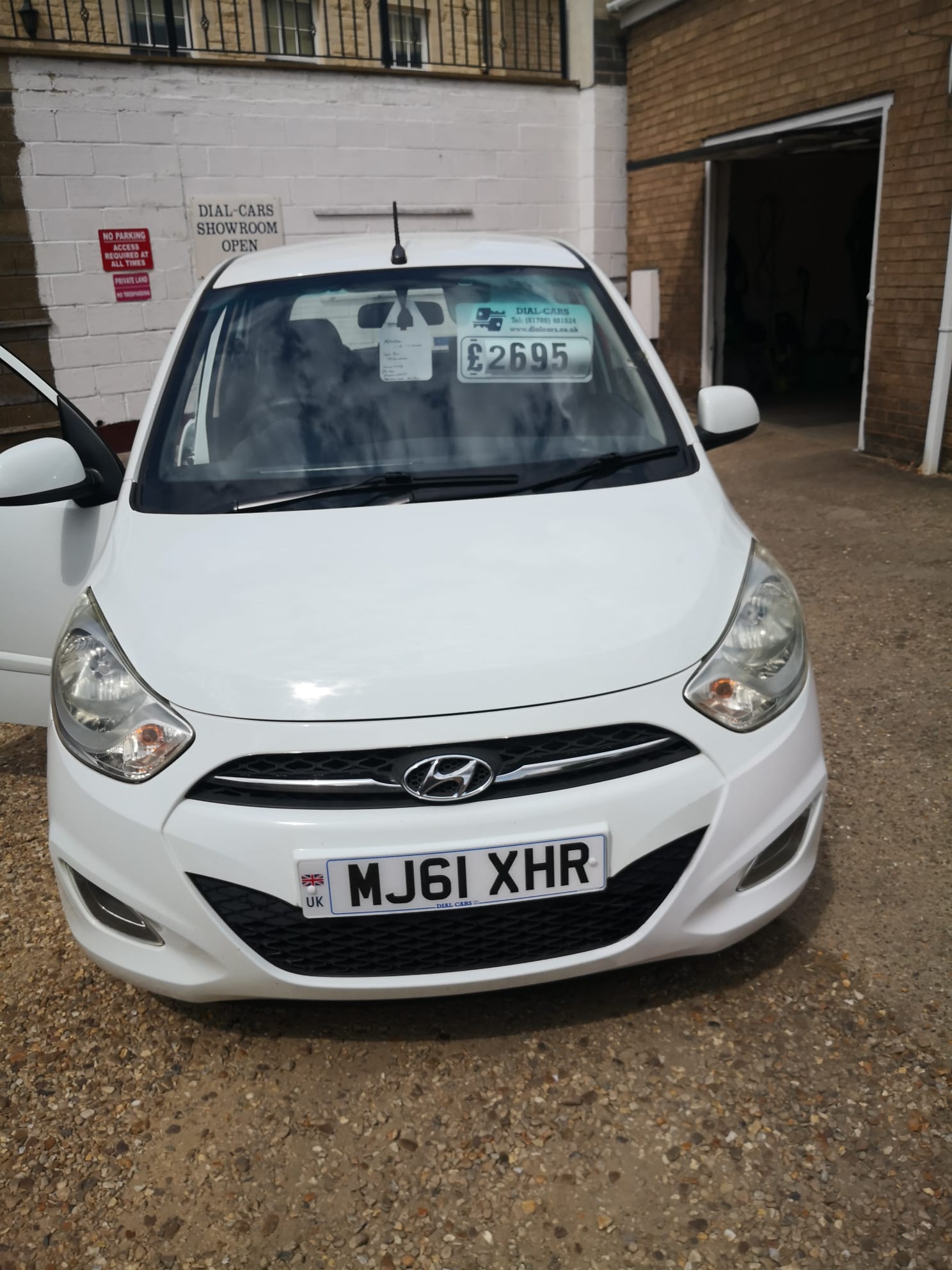 2011 Hyundai i10 White