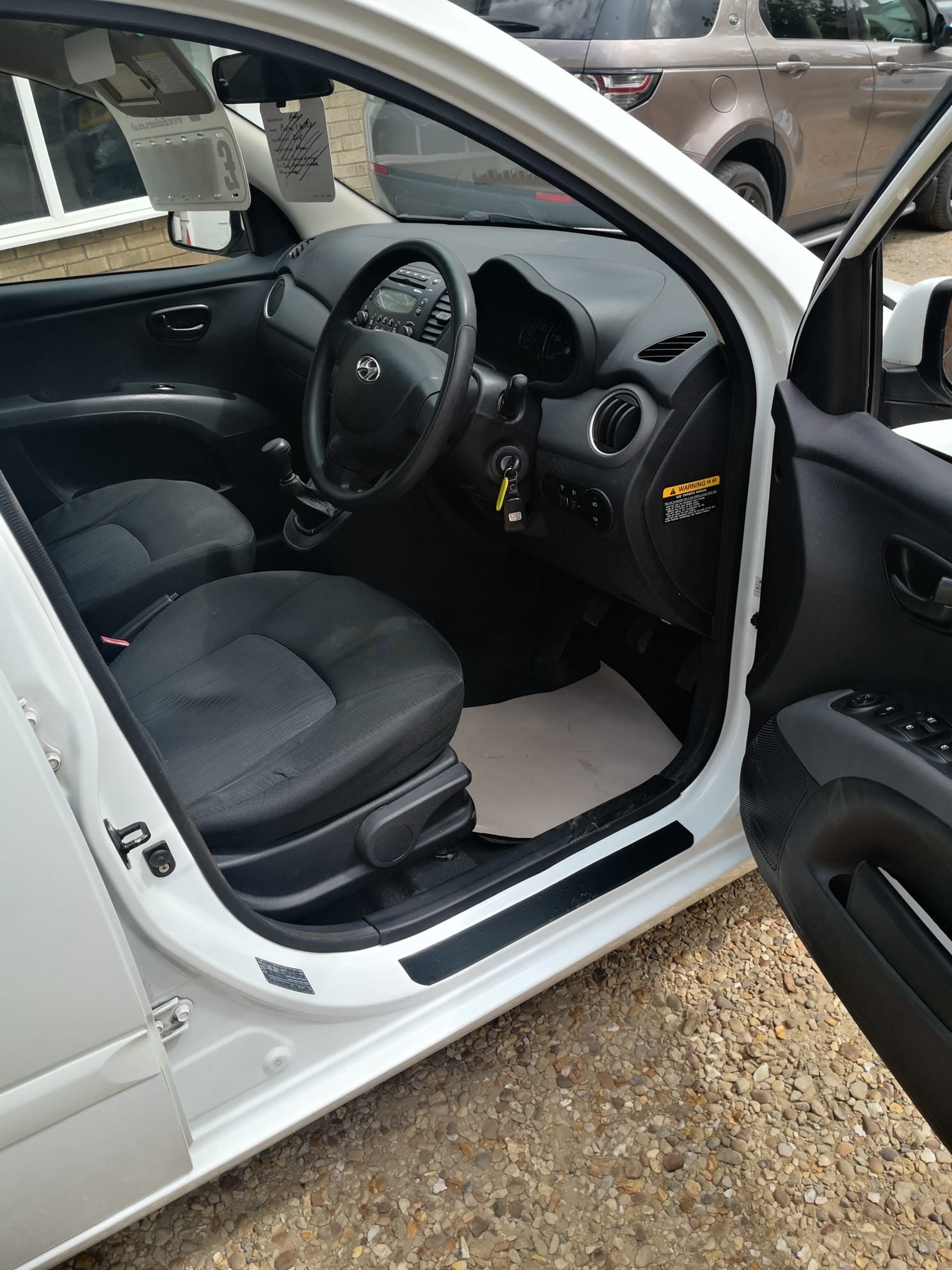2011 Hyundai i10 White