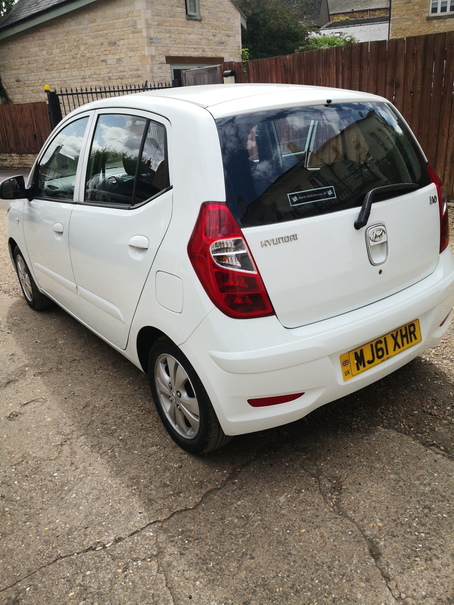 2011 Hyundai i10 White